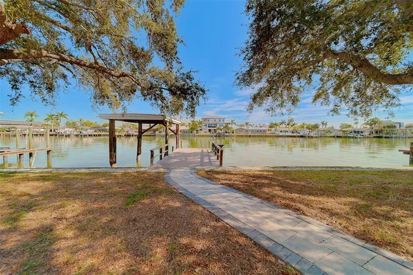 $2,349,900 | 207 Midway Island, Clearwater Beach, FL 33767