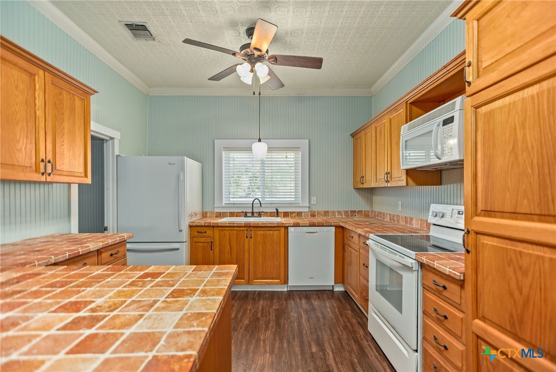 303 Garcitas Grove Road Inez, TX 77968 - Photo 11 of 39