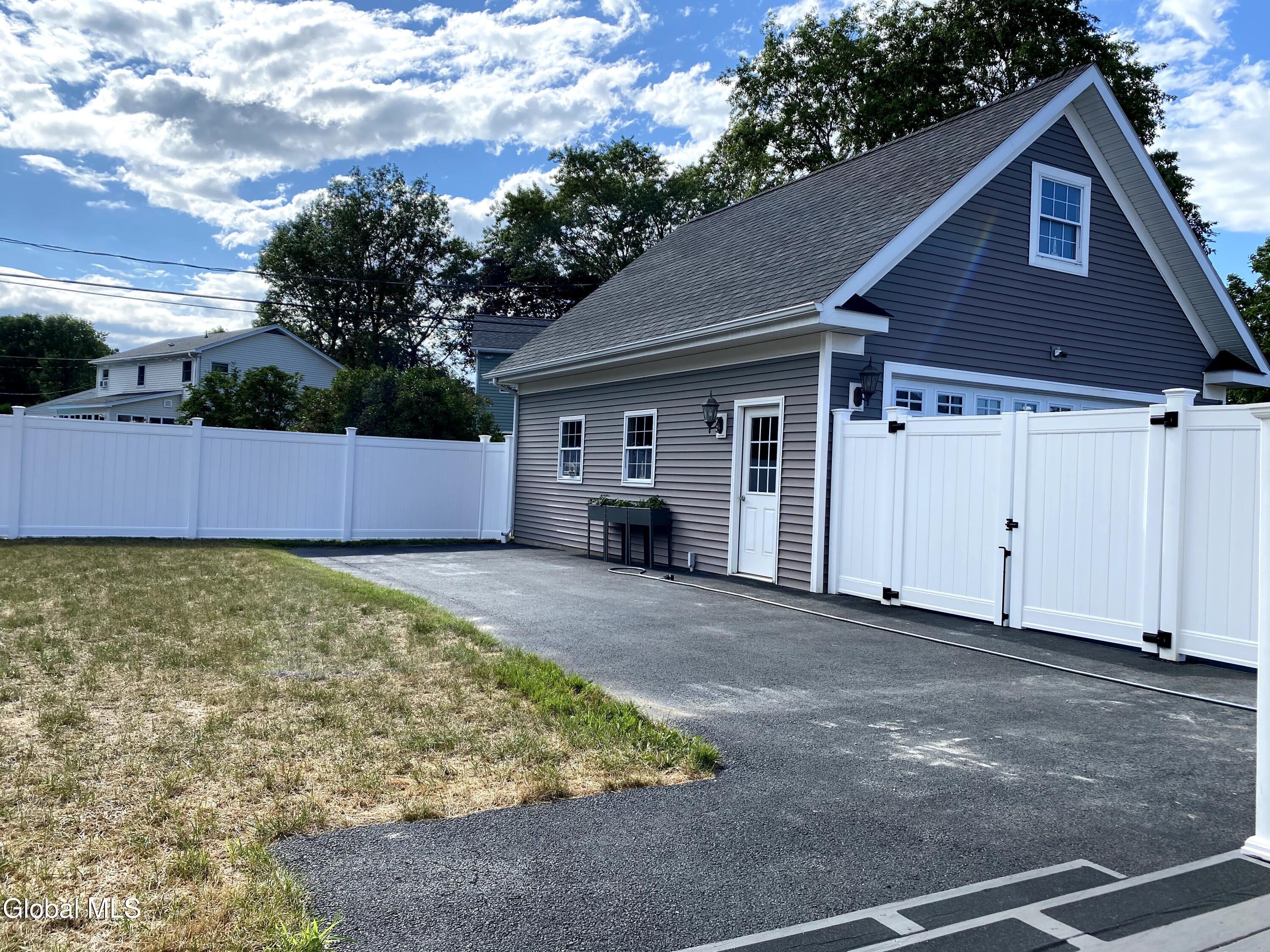 133 Prospect Avenue Plattsburgh, NY 12901 - Photo 6 of 86 IMG_5734