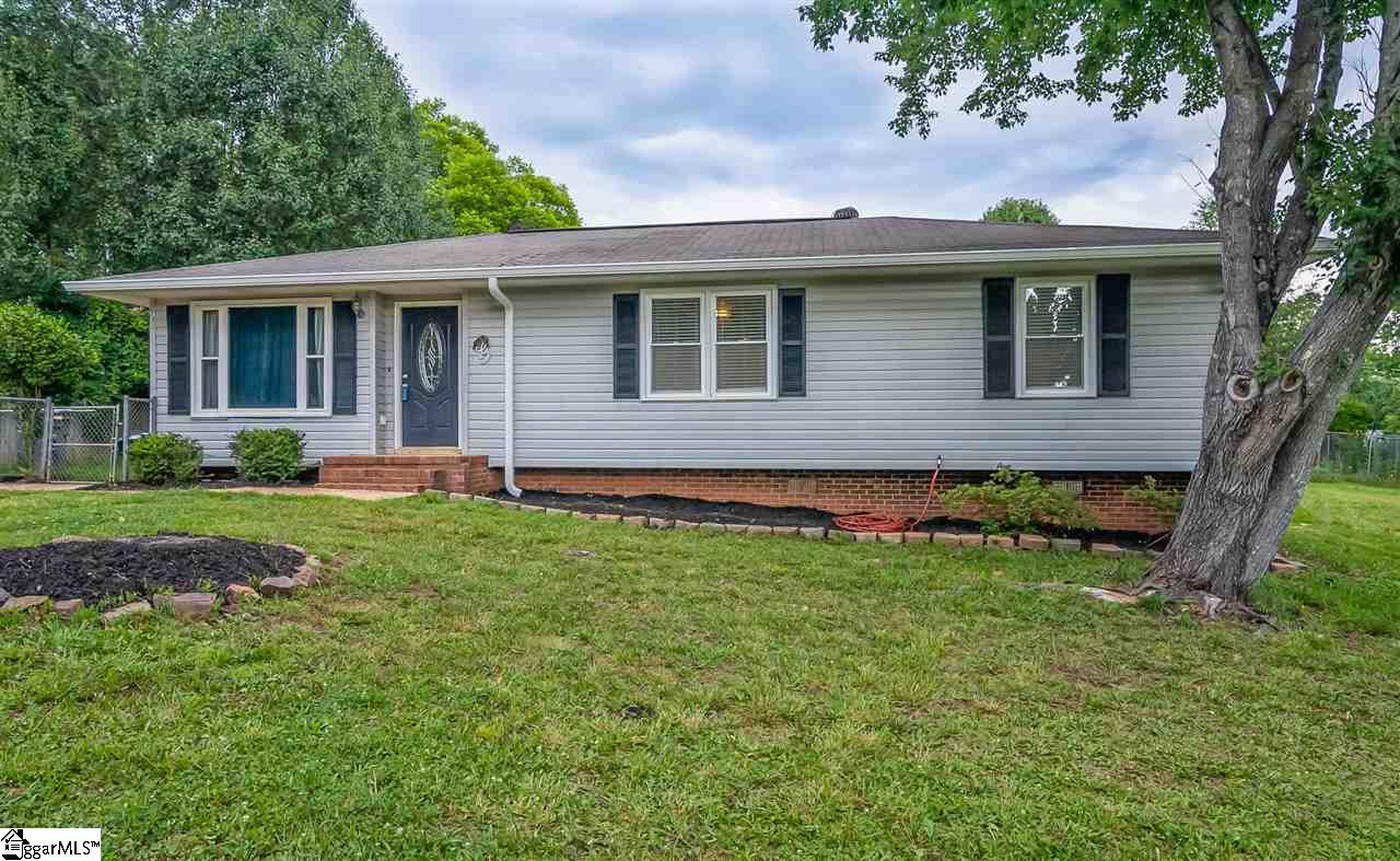 715 Bridwell Road Travelers Rest, SC 29690 - Photo 2 of 27 Gallery Image 2