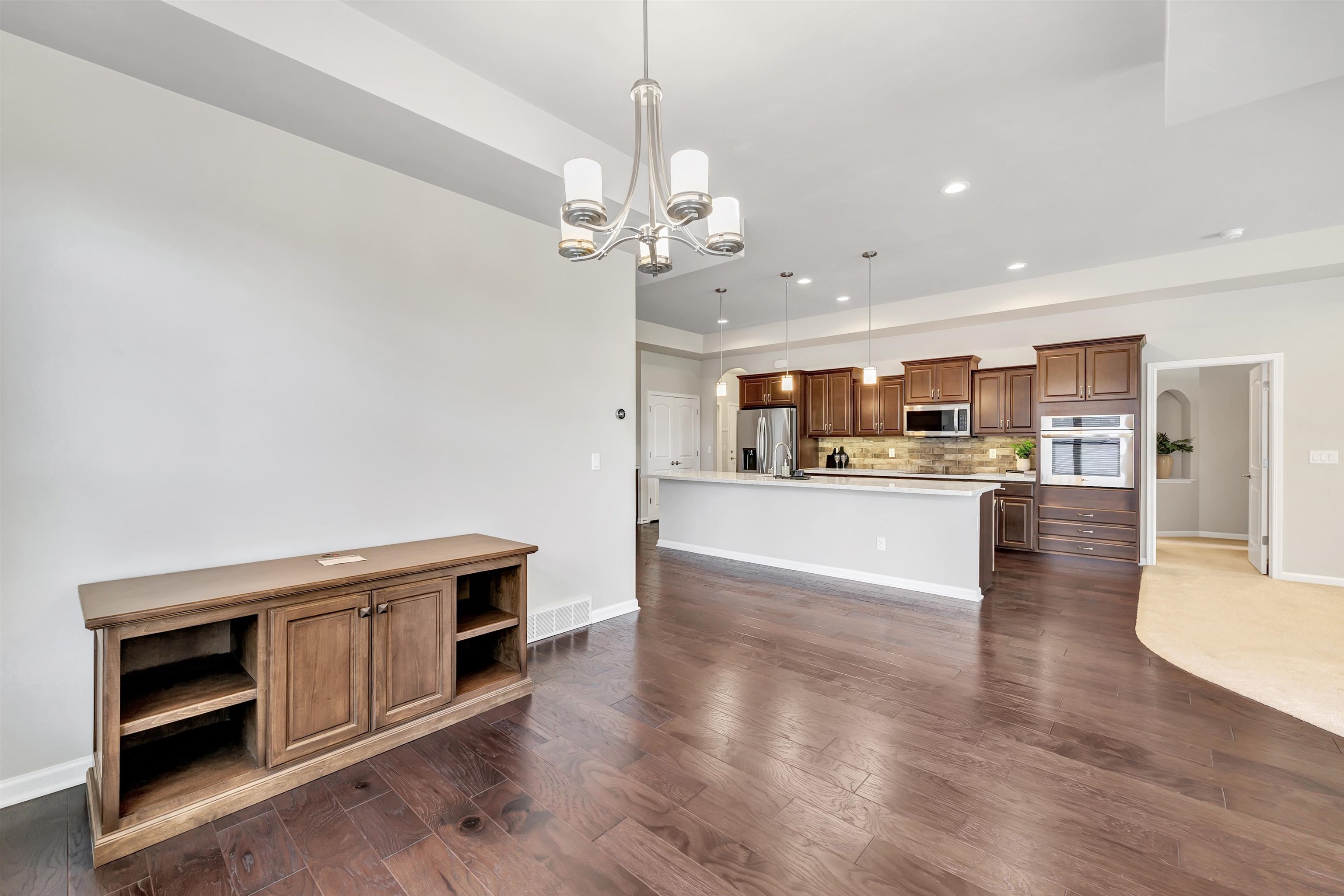 210 Bedford Road Green Bay, WI 54311 - Photo 16 of 46
