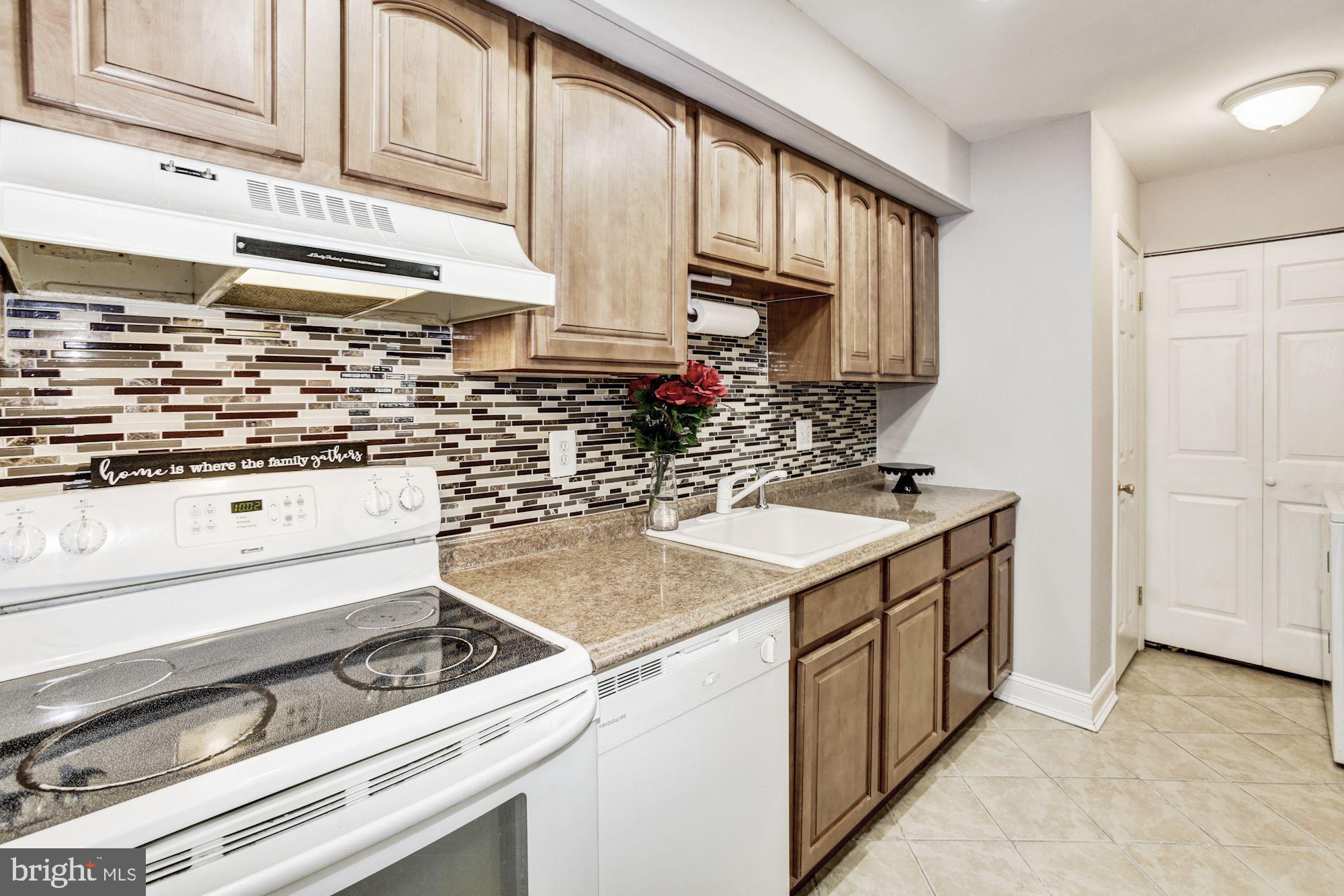 9075 North Laurel Road, Unit F Laurel, MD 20723 - Photo 12 of 24 Kitchen