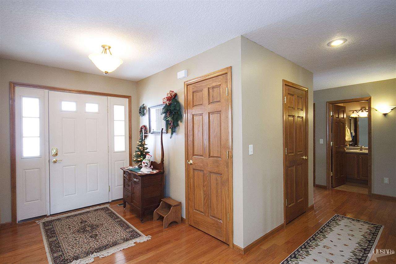 16520 Madden Road Churubusco, IN 46723 - Photo 6 of 30 Gallery Image 6