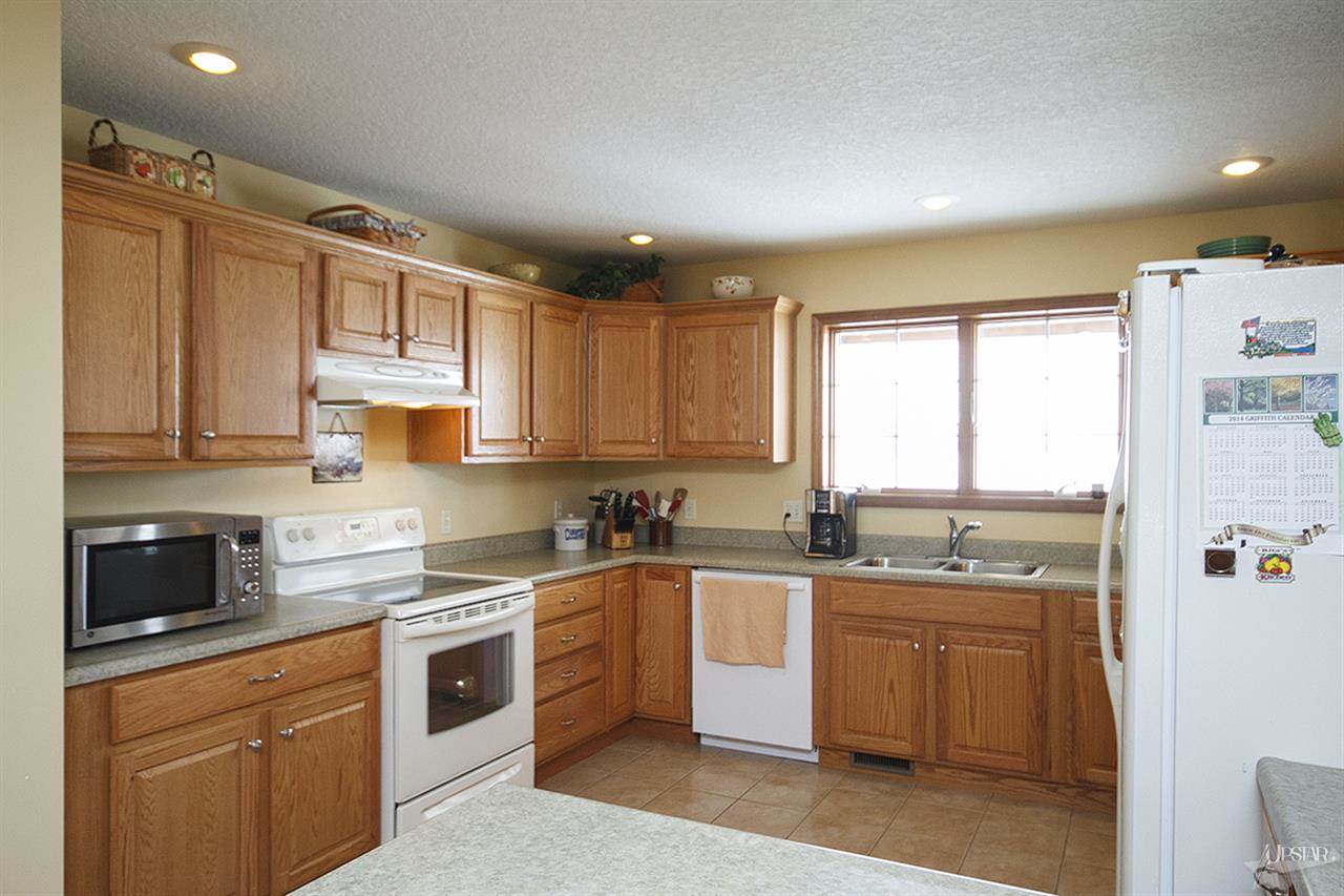 16520 Madden Road Churubusco, IN 46723 - Photo 10 of 30 Gallery Image 10