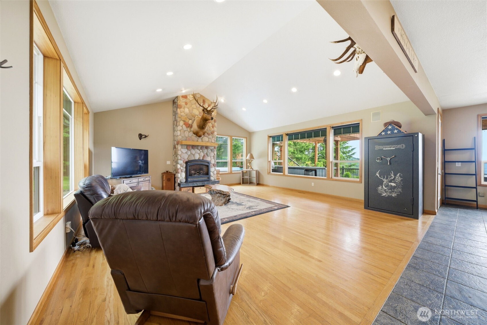 966 Lookout Road Castle Rock, WA 98611 - Photo 9 of 40