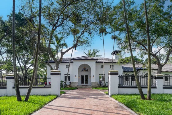 $4,995,000 | 6200 Southwest 130th Terrace, Pinecrest, FL 33156