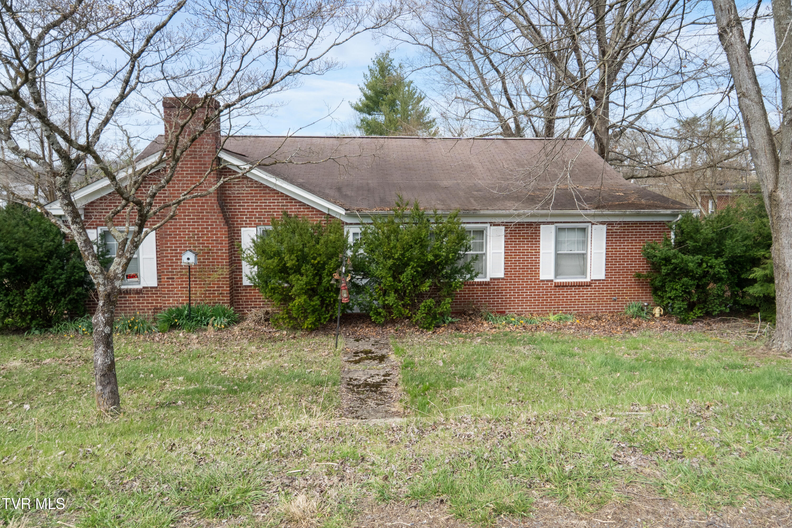 510 West Glade Street Glade Spring, VA 24340 - Photo 1 of 20 DSC06935
