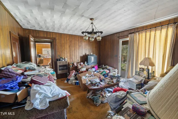 $209,000 | 510 West Glade Street, Glade Spring, VA 24340