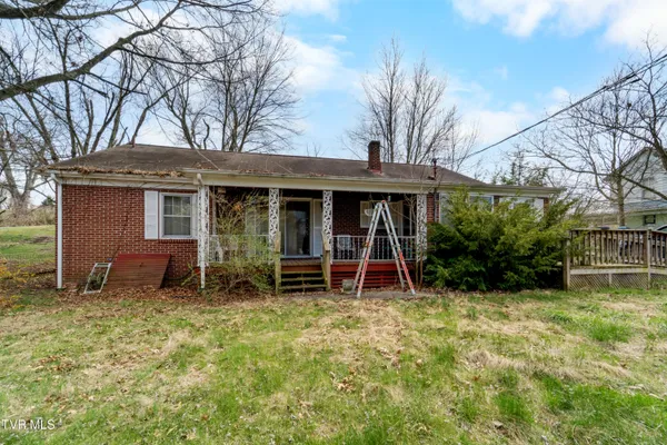 $209,000 | 510 West Glade Street, Glade Spring, VA 24340