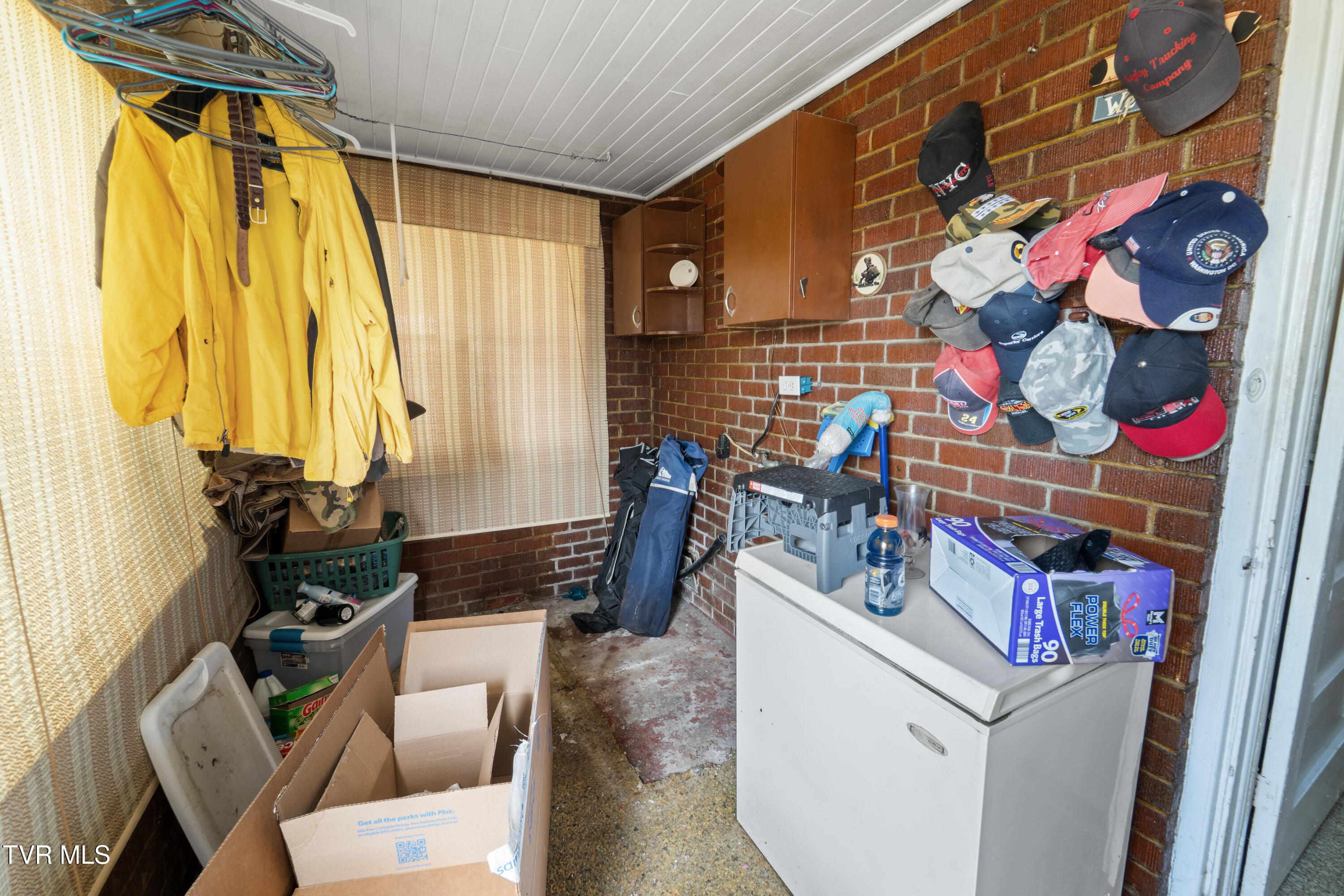 510 West Glade Street Glade Spring, VA 24340 - Photo 6 of 20 DSC06975