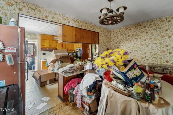 $209,000 | 510 West Glade Street, Glade Spring, VA 24340