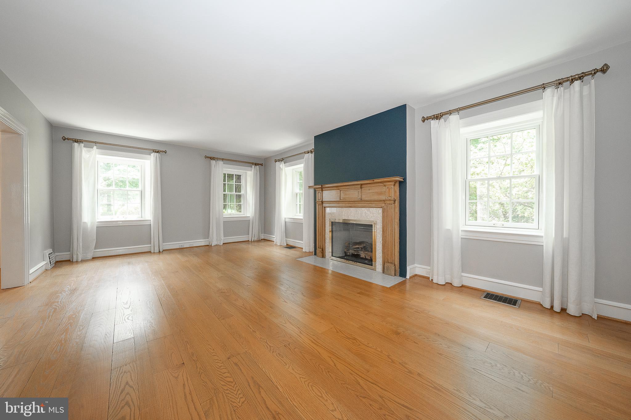 101 East Brookhaven Road Wallingford, PA 19086 - Photo 8 of 136 Living Room