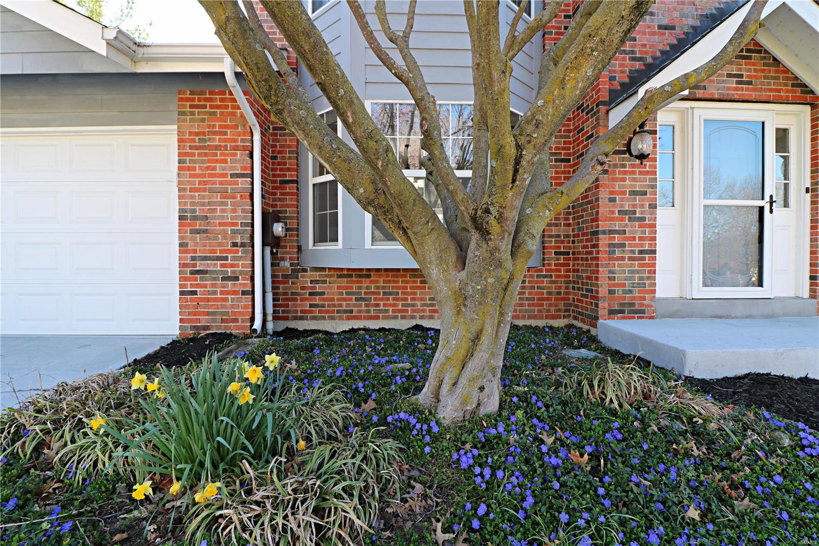 3016 Olde Post Road St. Louis, MO 63129 - Photo 2 of 63 Gallery Image 2