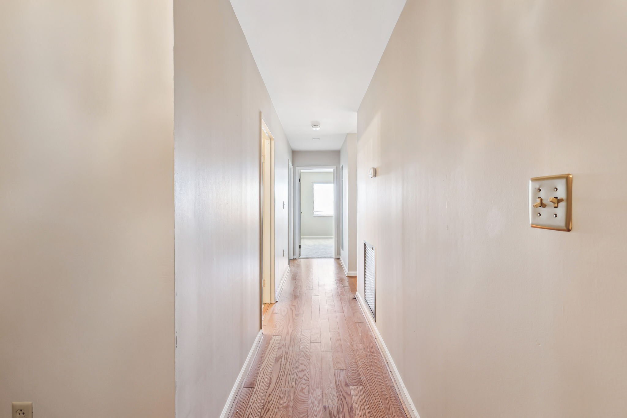 200 Sanders Ferry Road, Unit 2503 Hendersonville, TN 37075 - Photo 3 of 29 a view of a hallway with wooden floor