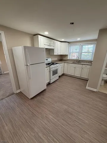 $2,100 | 8 Cedar Street, South Bound Brook, NJ 08880