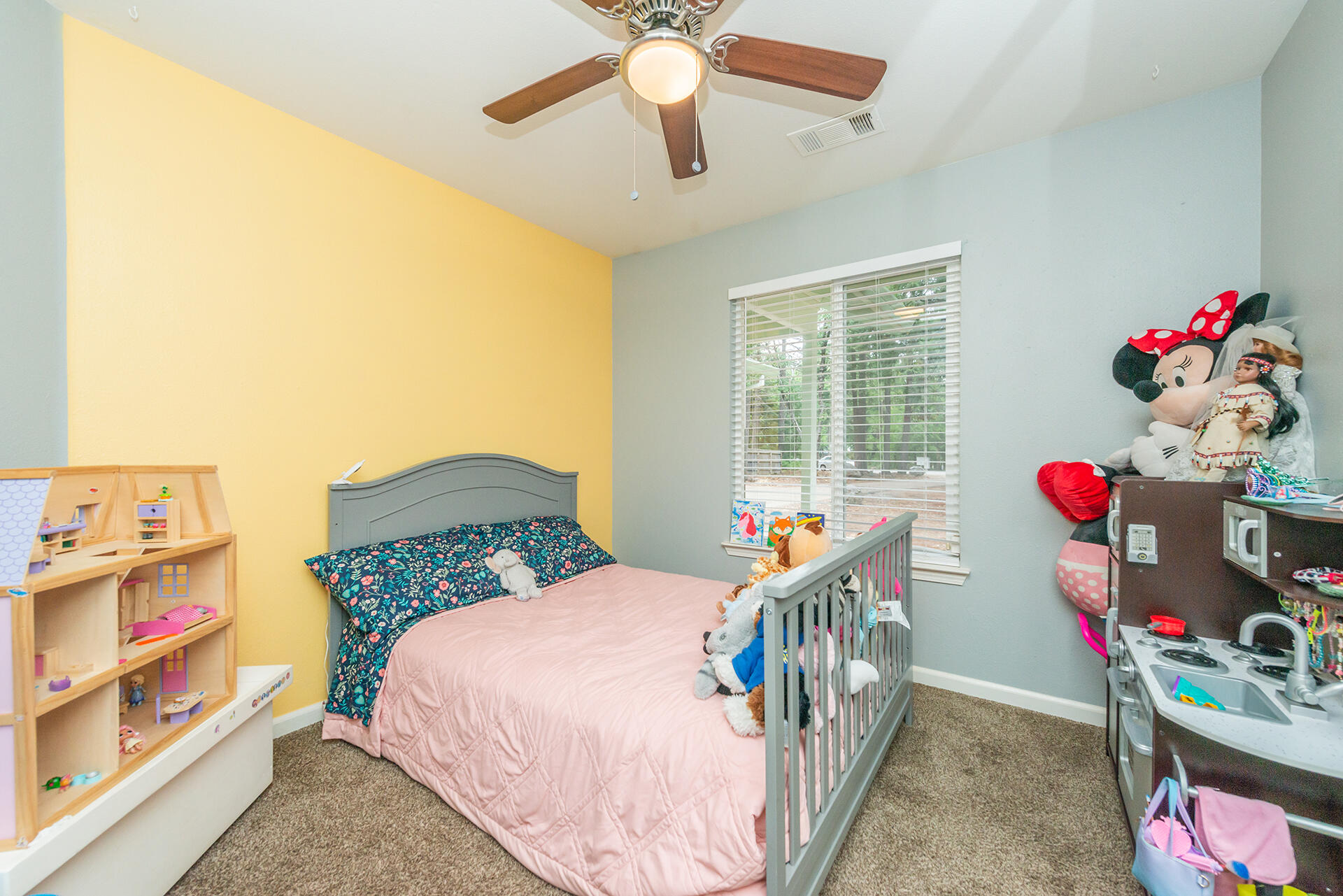 8190 Starlite Pines Road Shingletown, CA 96088 - Photo 34 of 66 Bedroom 1