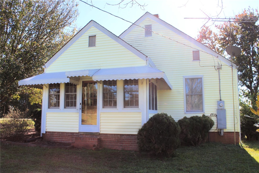 228 Cedar Lane Road Westminster, SC 29693 - Photo 7 of 43 All the country charm you could ask for...