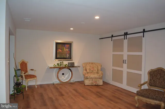 $1,350 | 17000 Charlesbourg Place, Round Hill, VA 20141