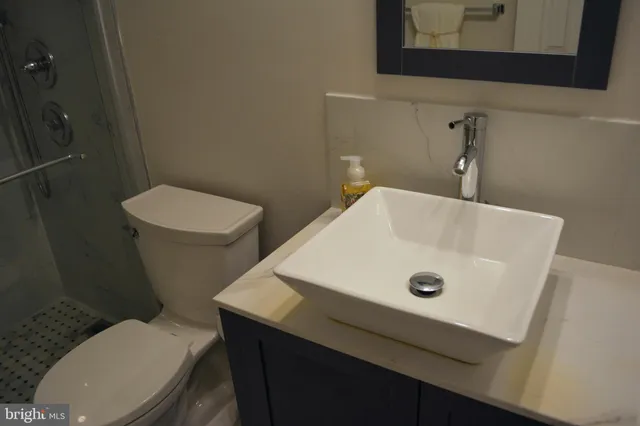 $1,350 | 17000 Charlesbourg Place, Round Hill, VA 20141