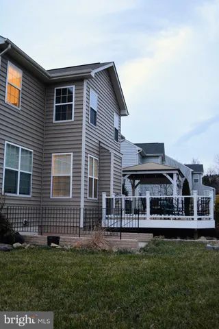 $1,350 | 17000 Charlesbourg Place, Round Hill, VA 20141