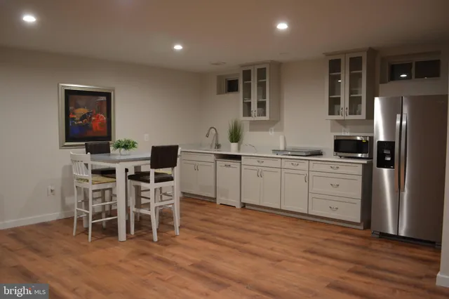 $1,350 | 17000 Charlesbourg Place, Round Hill, VA 20141