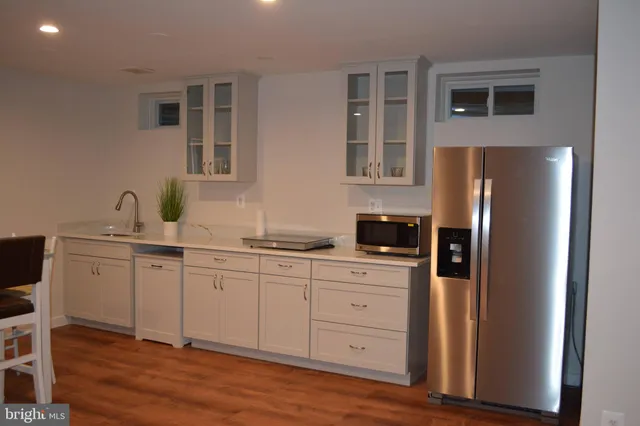 $1,350 | 17000 Charlesbourg Place, Round Hill, VA 20141