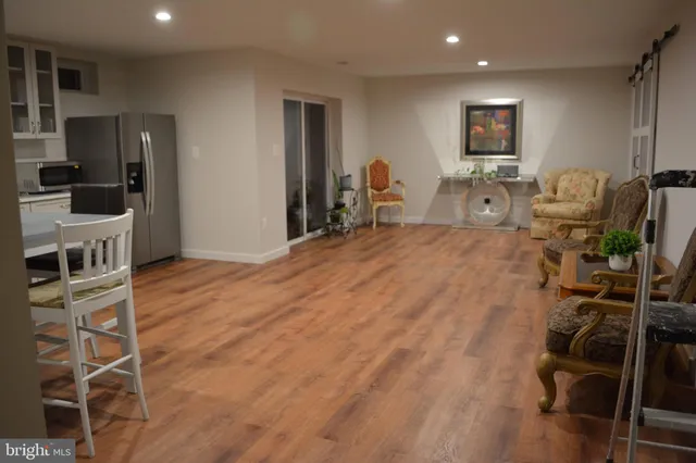 $1,350 | 17000 Charlesbourg Place, Round Hill, VA 20141