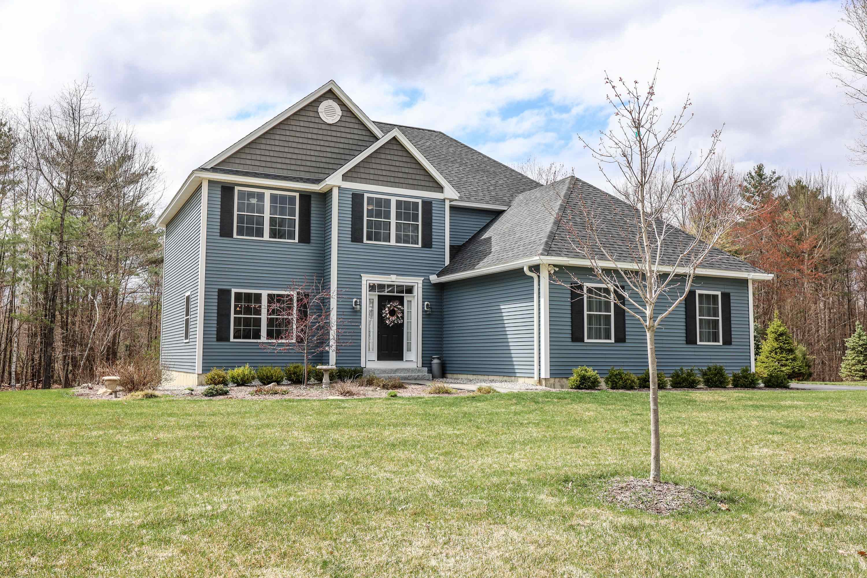 22 Walnut Hill Drive Hooksett, NH 03106 - Photo 1 of 38