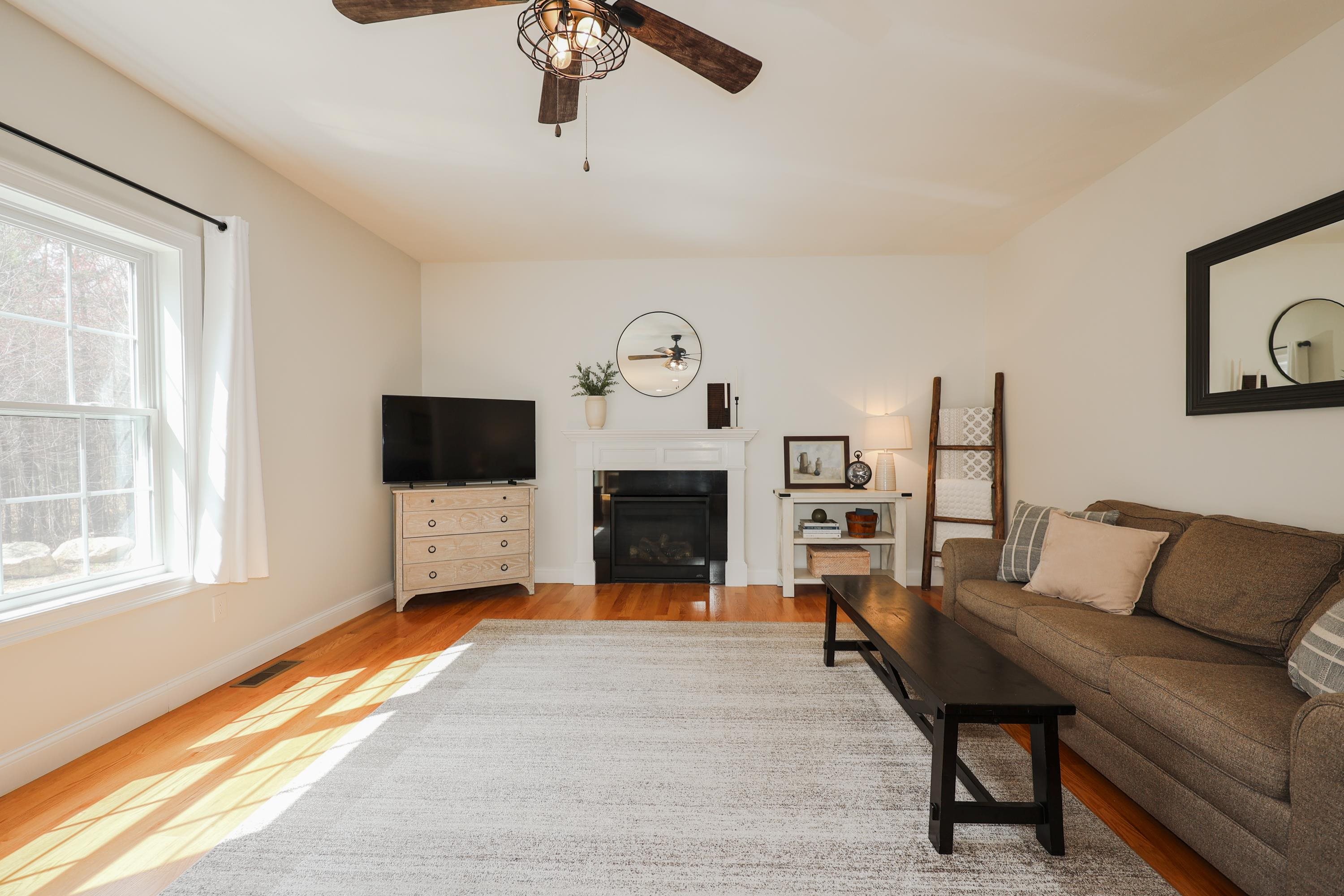 22 Walnut Hill Drive Hooksett, NH 03106 - Photo 13 of 38