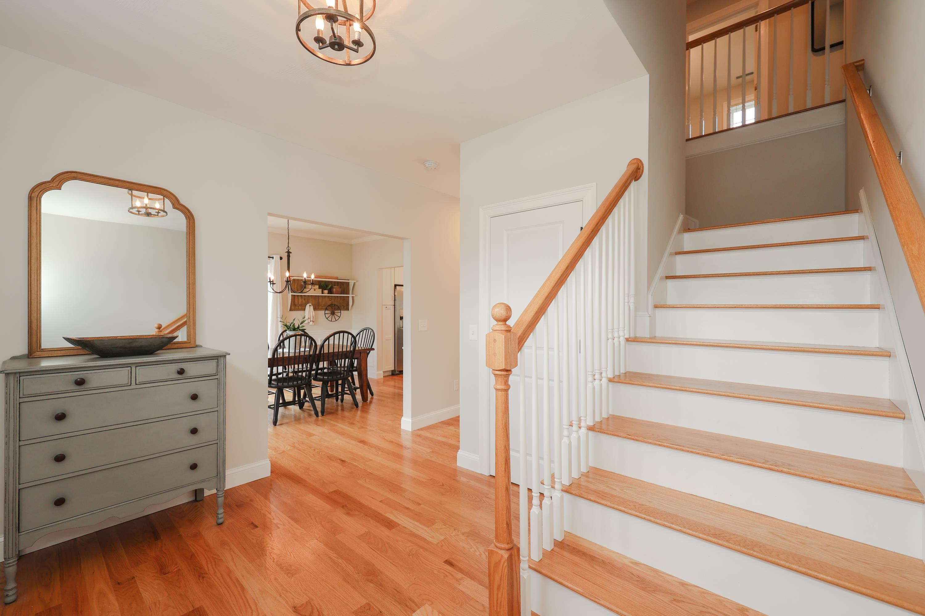 22 Walnut Hill Drive Hooksett, NH 03106 - Photo 5 of 38