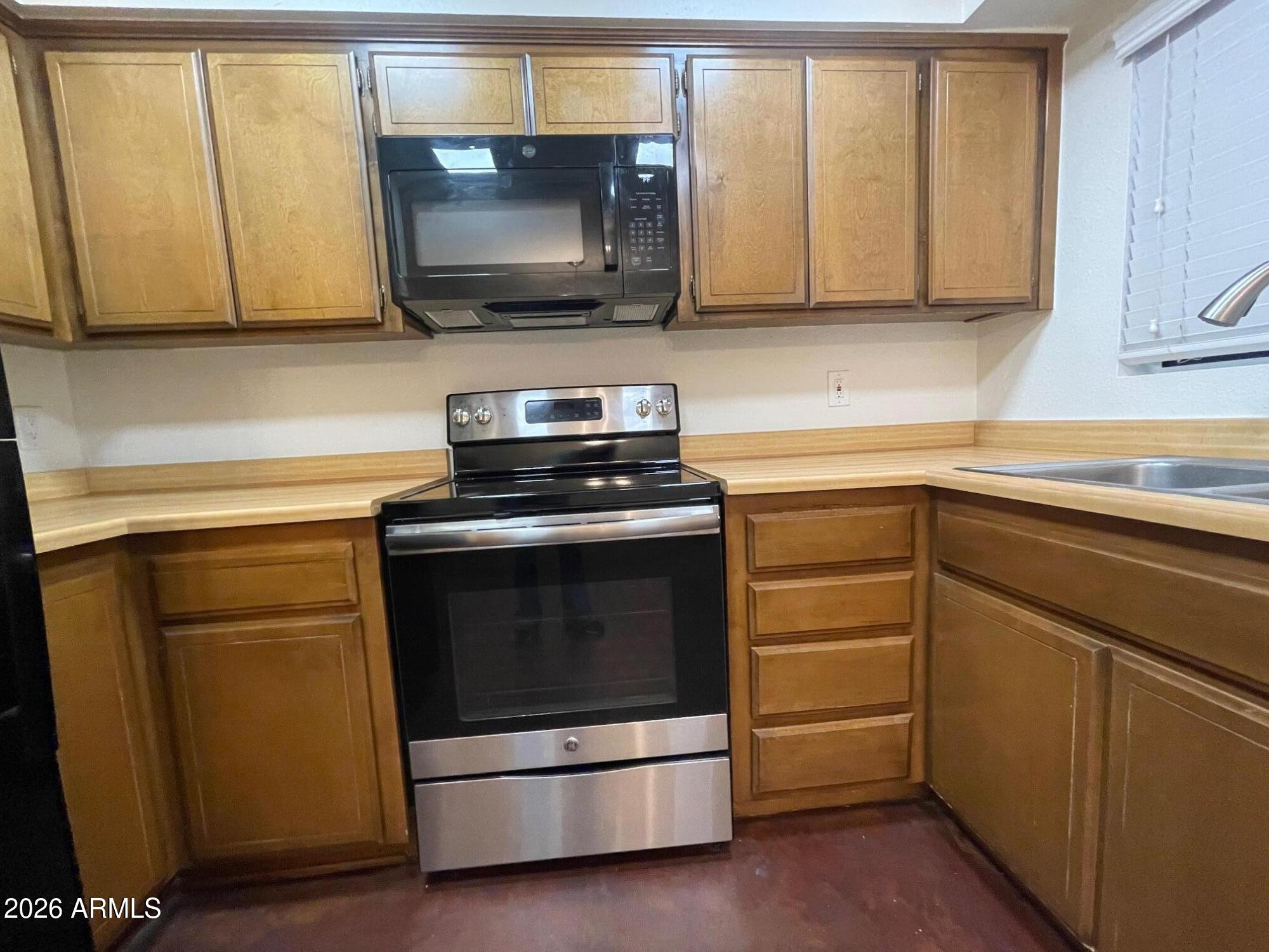 5830 North 10th Street, Unit 2 Phoenix, AZ 85014 - Photo 15 of 39 Upgraded SS Appliances