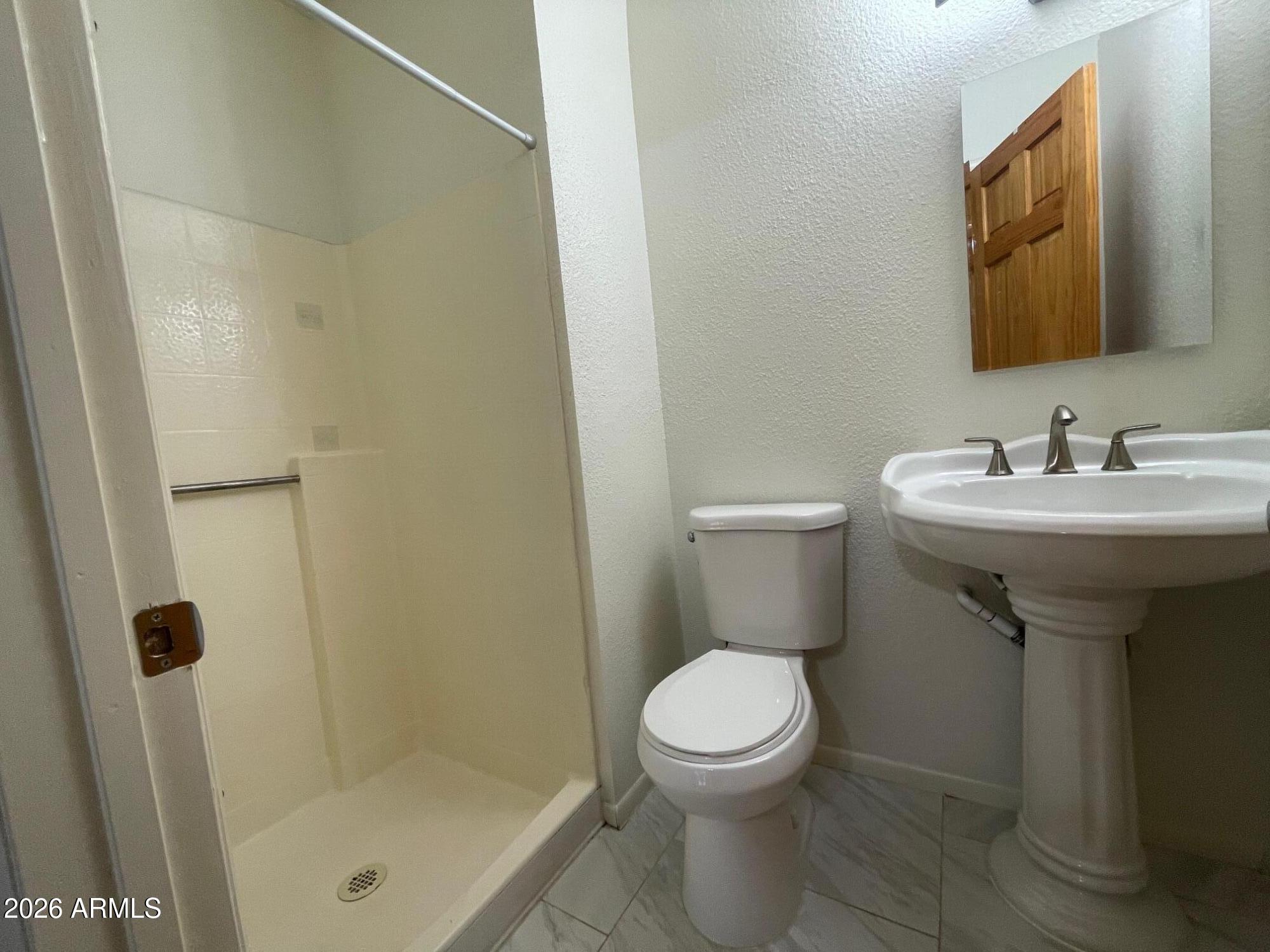 5830 North 10th Street, Unit 2 Phoenix, AZ 85014 - Photo 23 of 39 Upstairs Bathroom 2