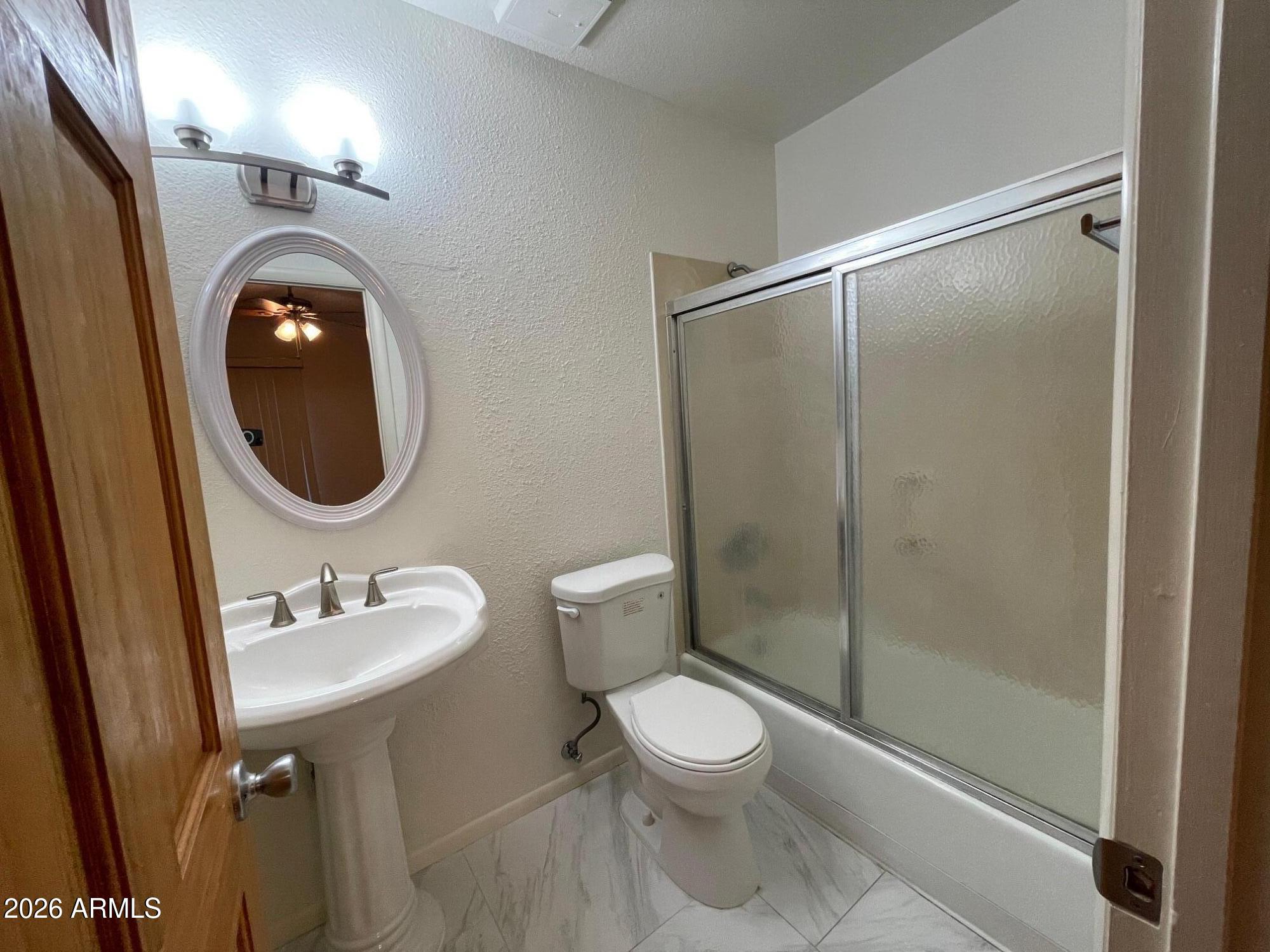 5830 North 10th Street, Unit 2 Phoenix, AZ 85014 - Photo 24 of 39 Primary Bath