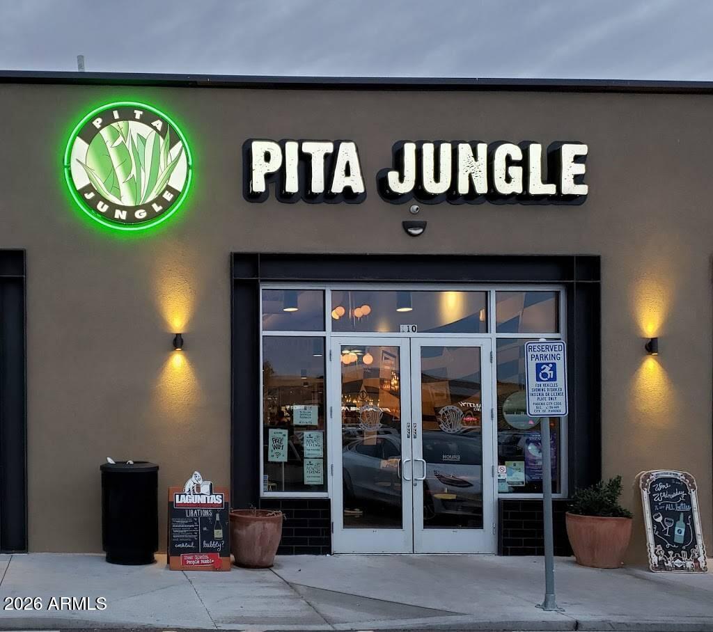 5830 North 10th Street, Unit 2 Phoenix, AZ 85014 - Photo 36 of 39 Pita Jungle down the block