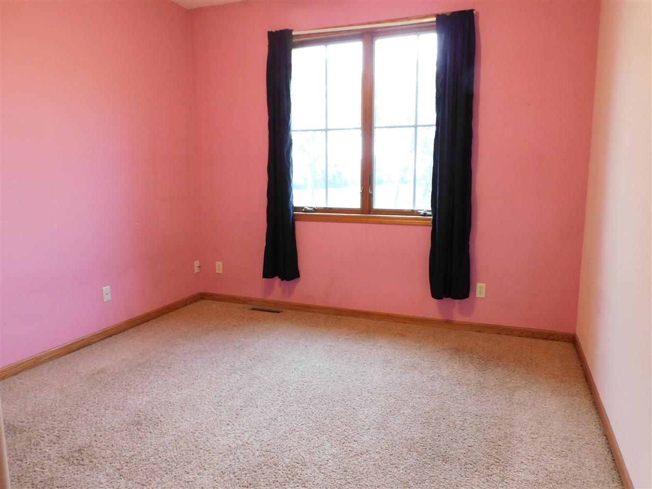 3265 Bloods Point Road Kirkland, IL 60146 - Photo 16 of 35 an empty room with a window