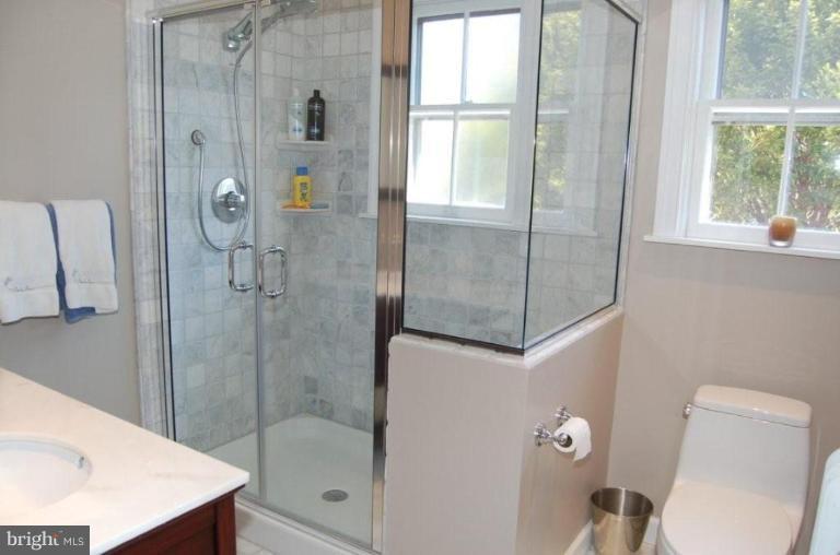 4221 Wickford Road Baltimore, MD 21210 - Photo 10 of 16 Bath #1