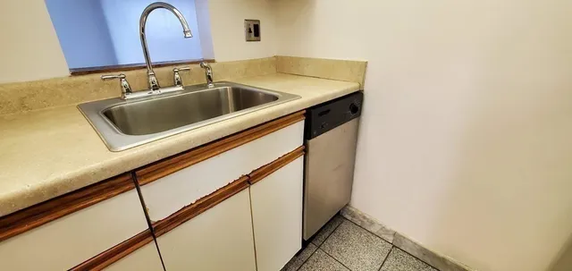 $250,000 | 133 Commander Shea Boulevard, Unit 315, Quincy, MA 02171