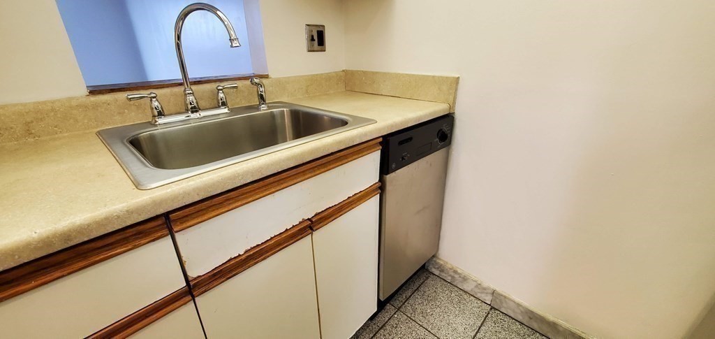 133 Commander Shea Boulevard, Unit 315 Quincy, MA 02171 - Photo 10 of 16