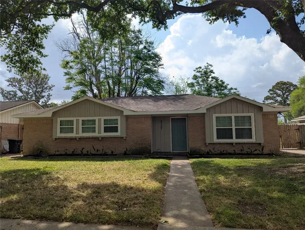 $1,975 | 5737 Alvarado Drive, Houston, TX 77035