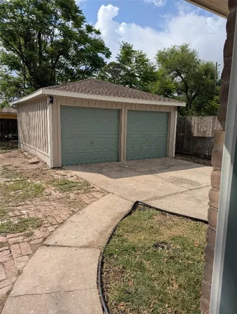 $1,975 | 5737 Alvarado Drive, Houston, TX 77035