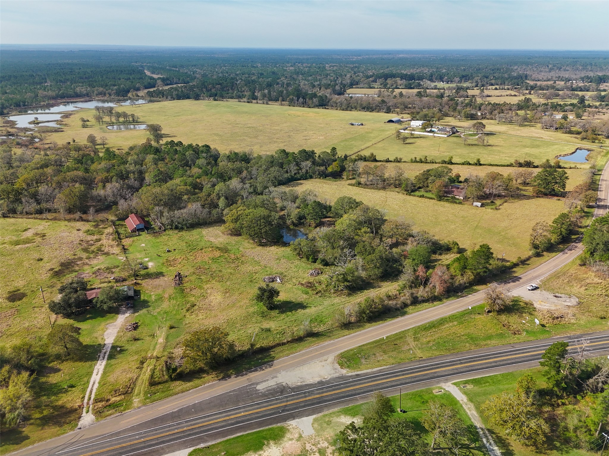 5515 North State Highway Trinity, TX 75862 - Photo 2 of 10 a view of an ocean and beach