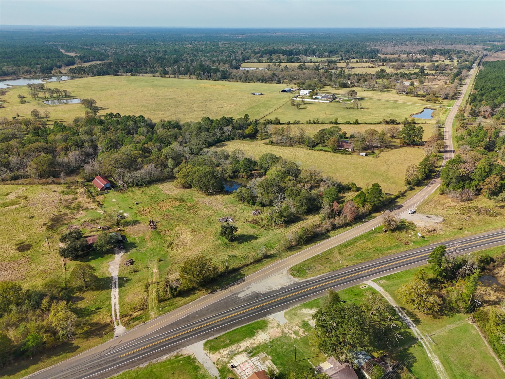 5515 North State Highway Trinity, TX 75862 - Photo 4 of 10 a view of an ocean and beach