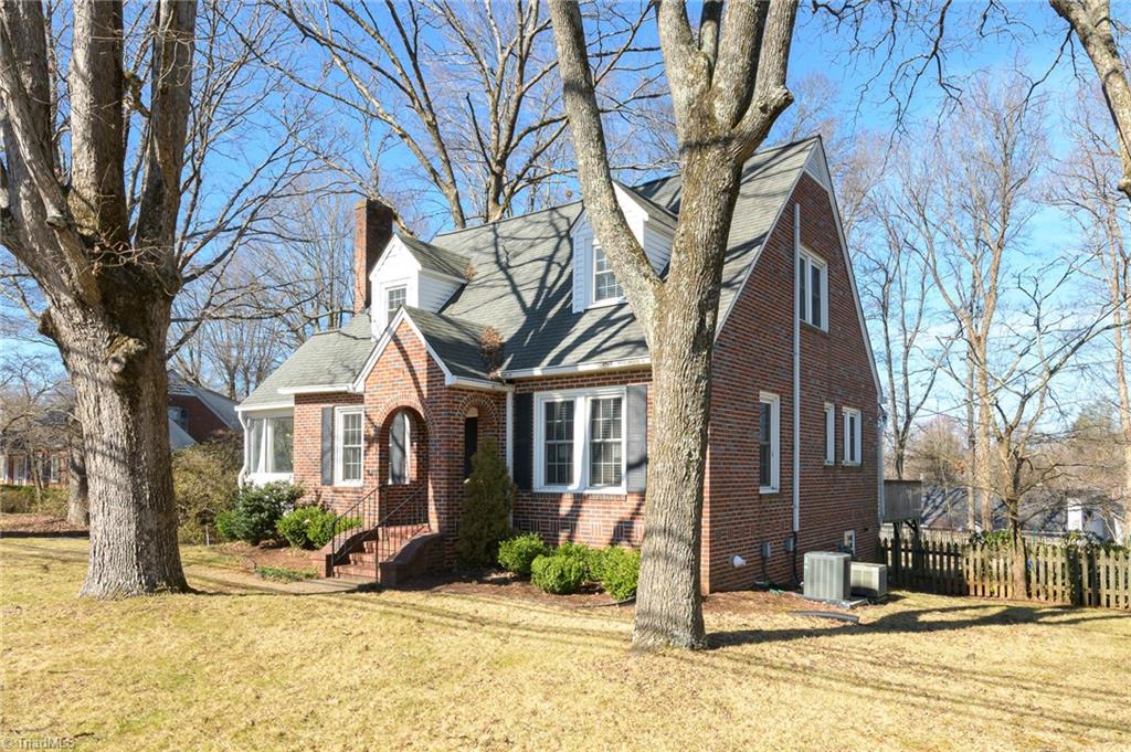 2057 Polo Road Winston-Salem, NC 27106 - Photo 3 of 25 Gallery Image 3
