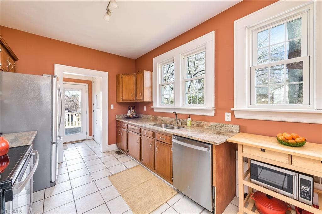 2057 Polo Road Winston-Salem, NC 27106 - Photo 10 of 25 Gallery Image 10
