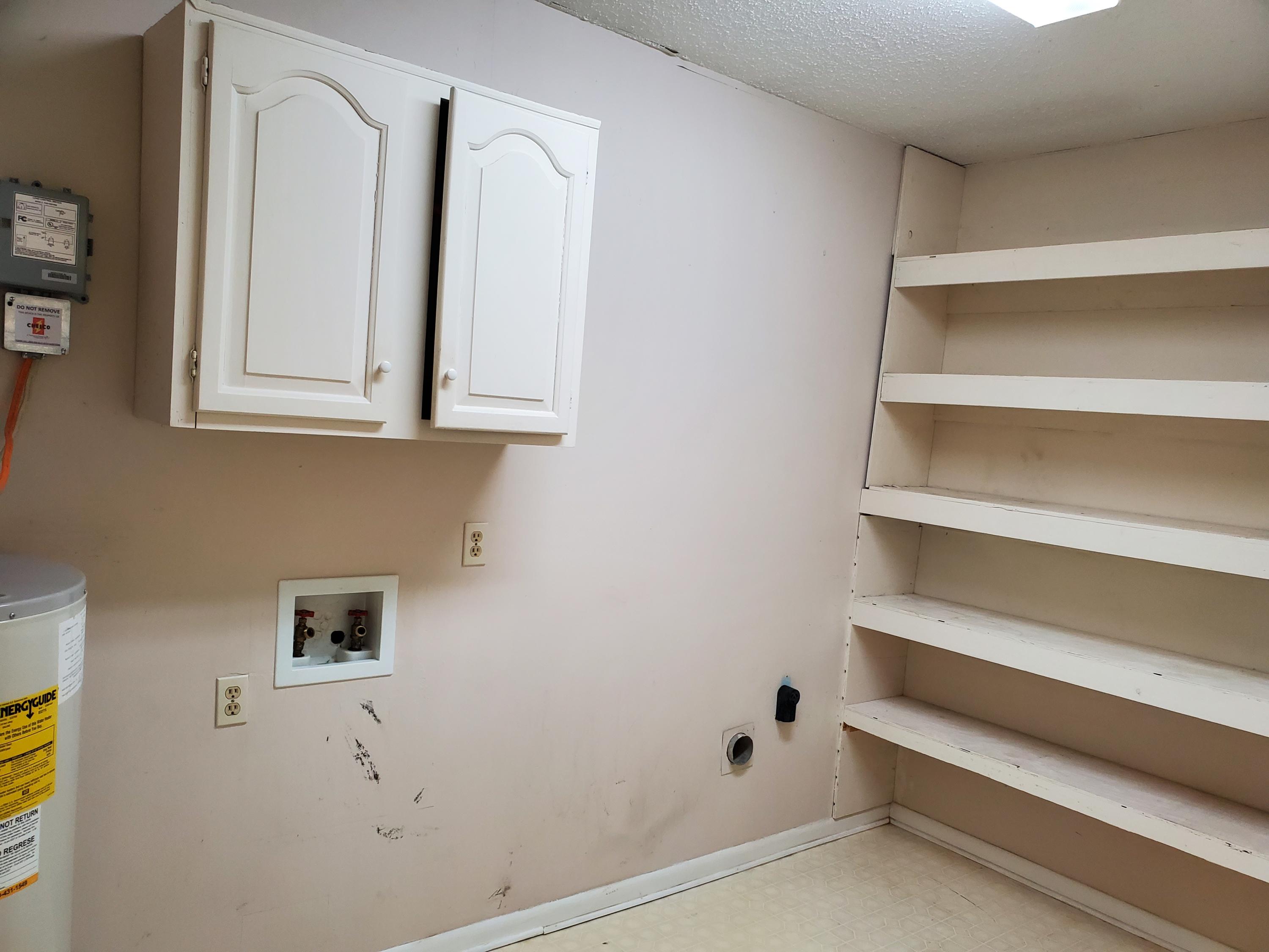 6197 Sundew Street Crestview, FL 32539 - Photo 12 of 34 Laundry
