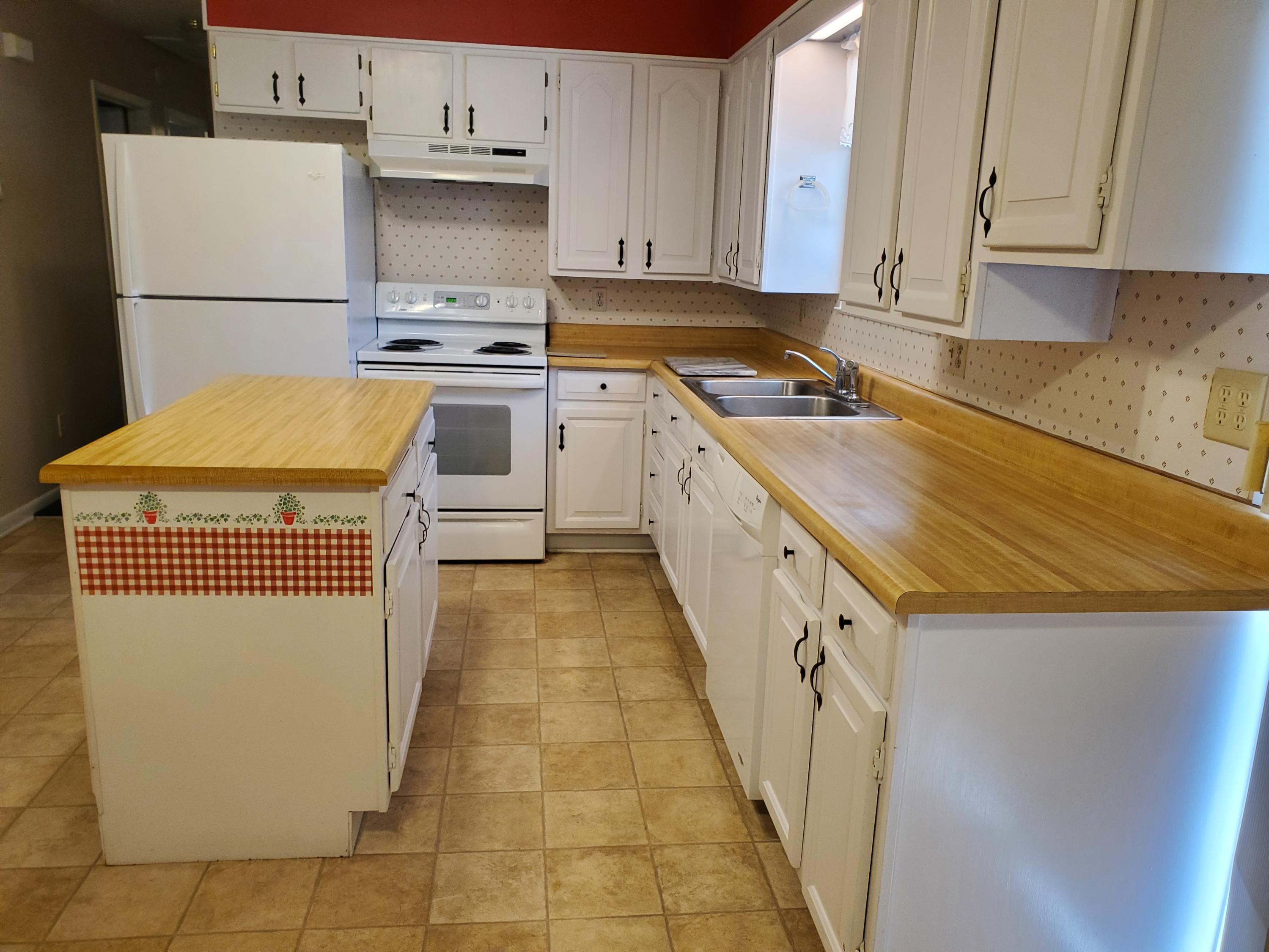 6197 Sundew Street Crestview, FL 32539 - Photo 8 of 34 Kitchen