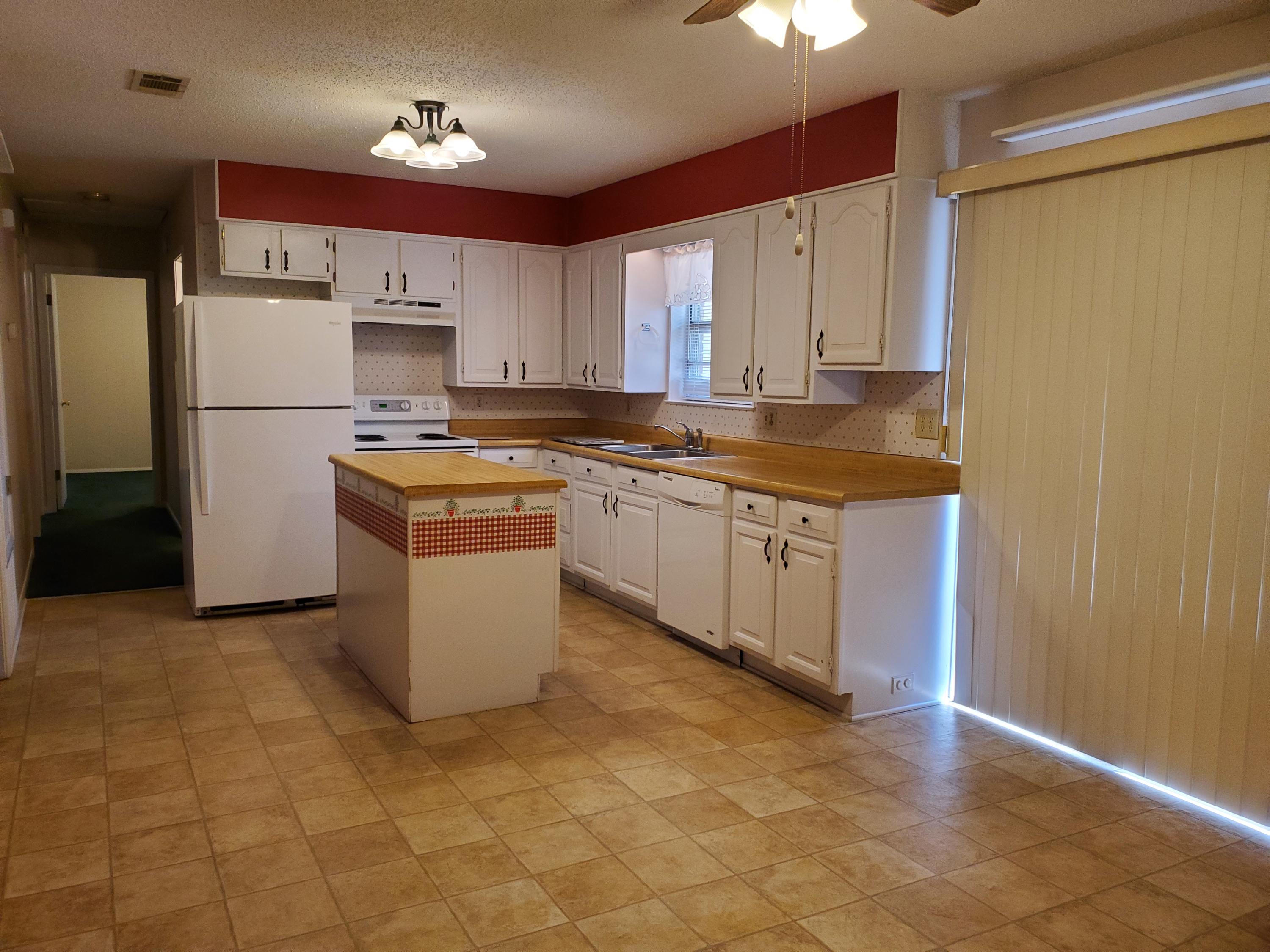 6197 Sundew Street Crestview, FL 32539 - Photo 9 of 34 Kitchen