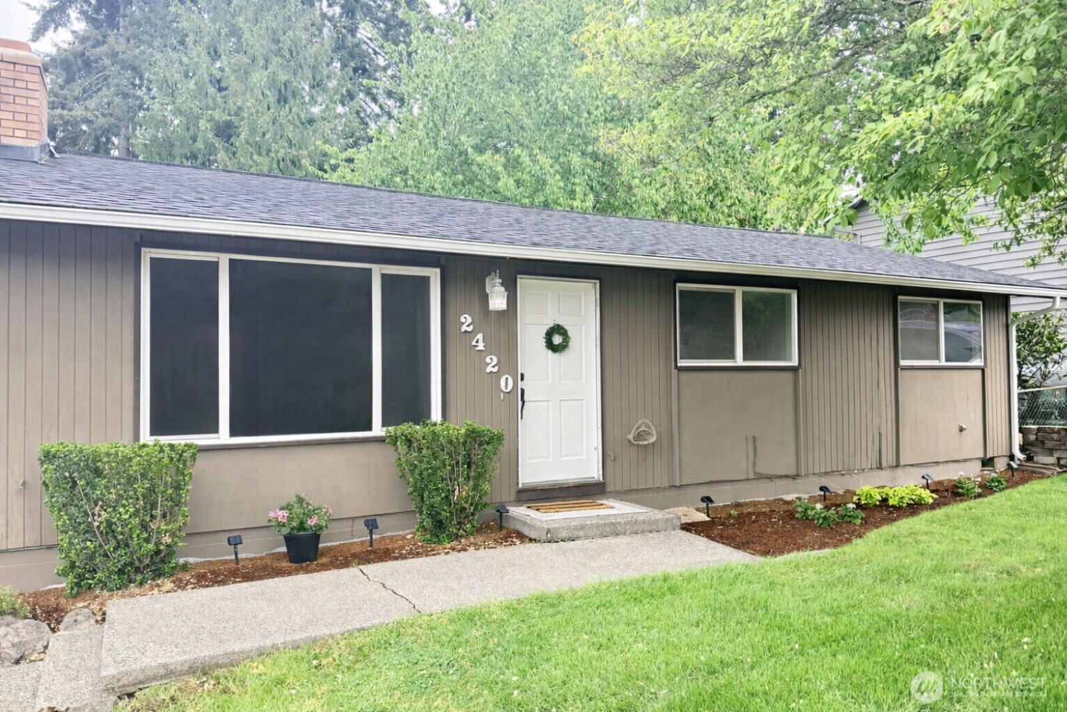 2420 Southwest 326th Street Federal Way, WA 98023 - Photo 4 of 35
