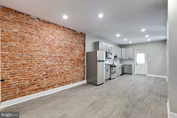 $2,100 | 6205 Elmwood Avenue, Philadelphia, PA 19142
