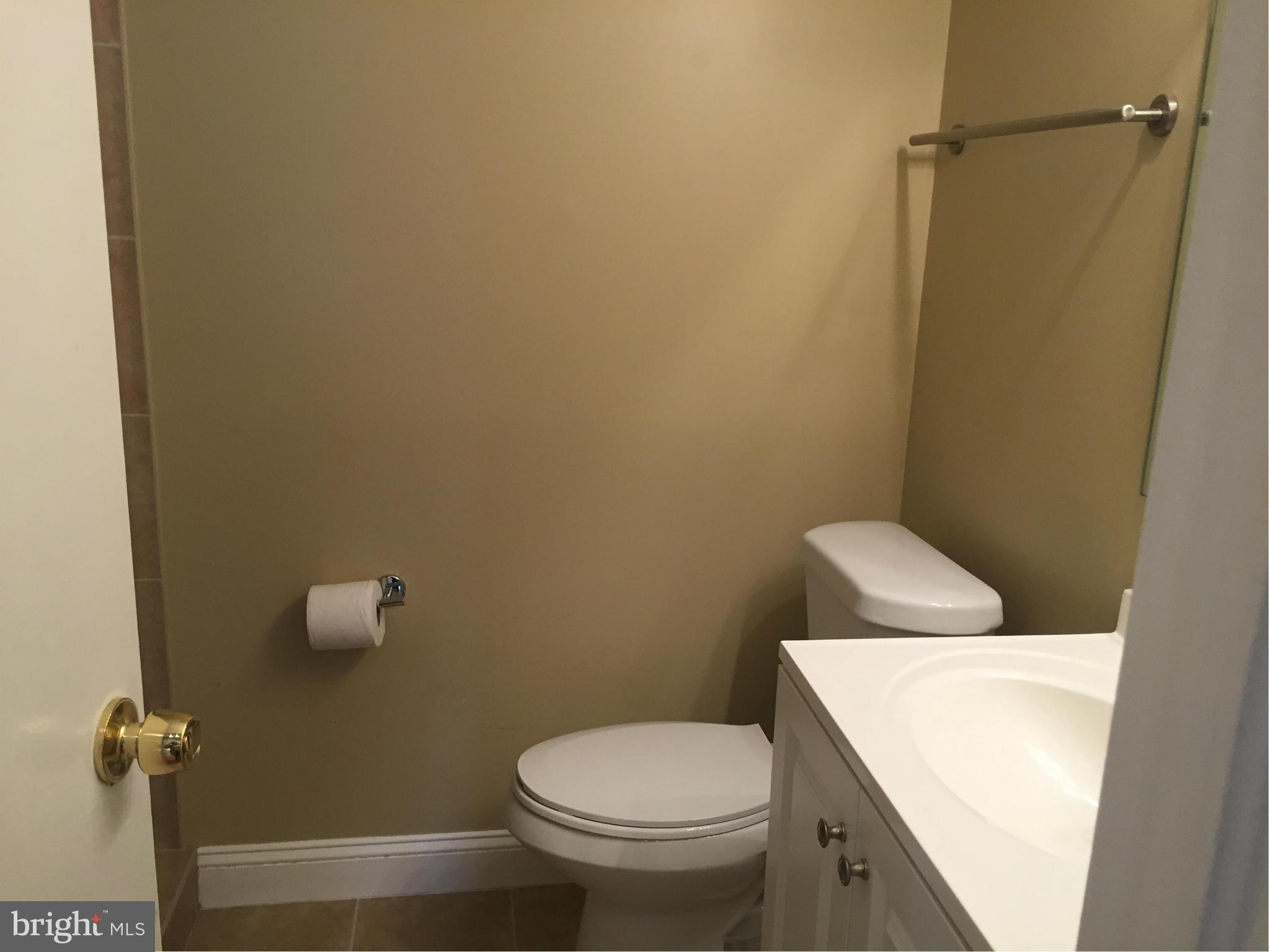 6260 Edsall Road, Unit 202 Alexandria, VA 22312 - Photo 11 of 16 Hall Bath